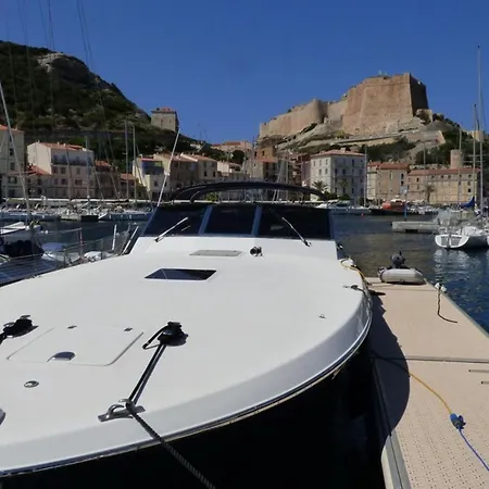 Rez De Jardin Dans De Charme ... * بورتو فيكشْيو