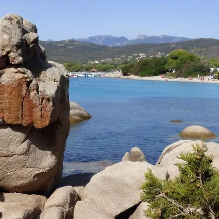 Rez De Jardin Dans De Charme ... アパート *