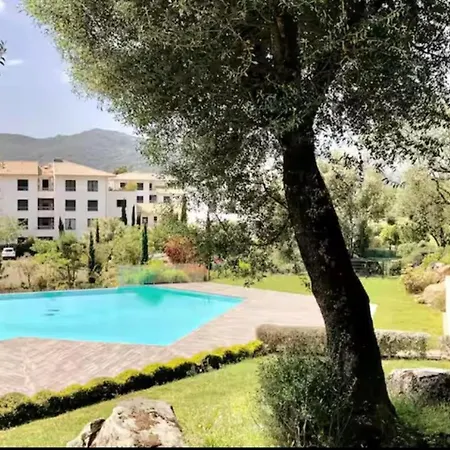 Apartament Rez De Jardin Dans De Charme ... Porto-Vecchio (Corsica)