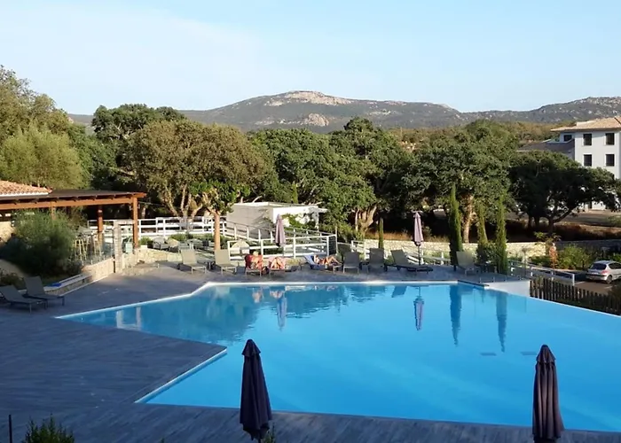 Appartement Rez De Jardin Dans De Charme ... Porto-Vecchio (Corsica)