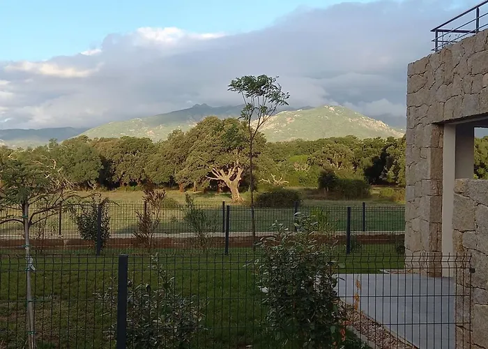 Appartement Rez De Jardin Dans De Charme ... Porto-Vecchio (Corsica)